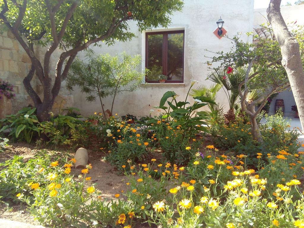 Baglio Bellavista Bed and Breakfast Torre Nubia Buitenkant foto